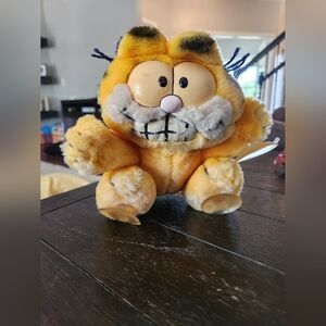 Vintage Garfield The Cat Stuck On You Car Window Glass Cling Hang On Plush 1981